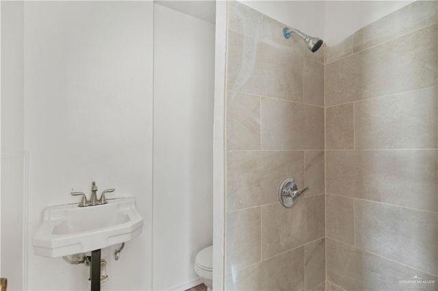 733 N Esperanza Street, Pharr, TX 78577