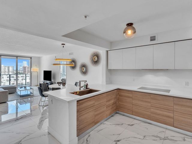 300 Sunny Isles Boulevard 41503, Sunny Isles Beach, FL 33160