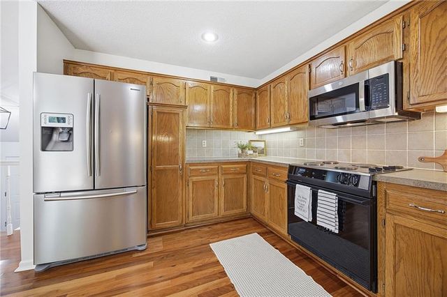 15209 LAMAR Avenue, Overland Park, KS 66223