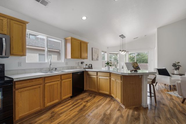 1016 High Plains Road NE, Rio Rancho, NM 87144
