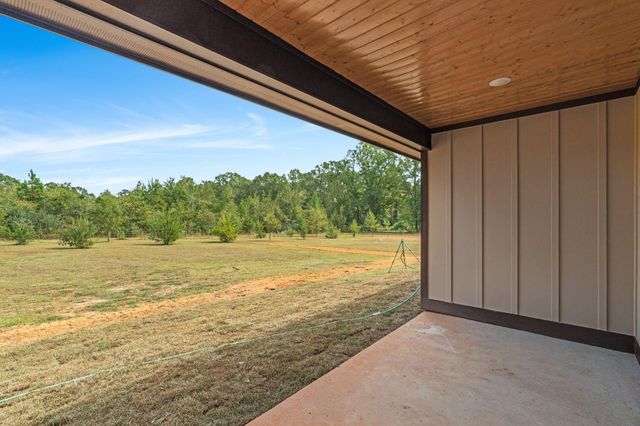 12 Millie Lott Rd., Sumrall, MS 39482