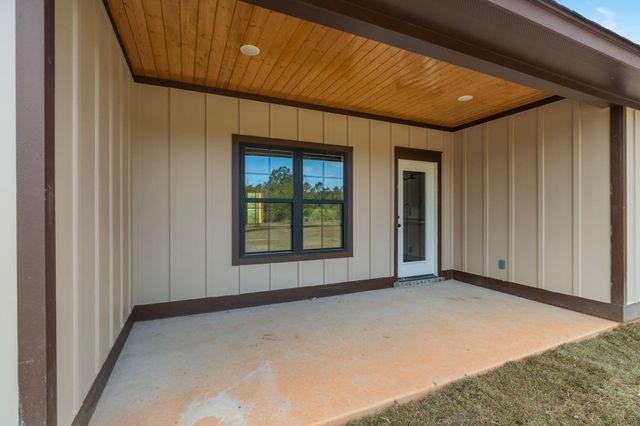 12 Millie Lott Rd., Sumrall, MS 39482