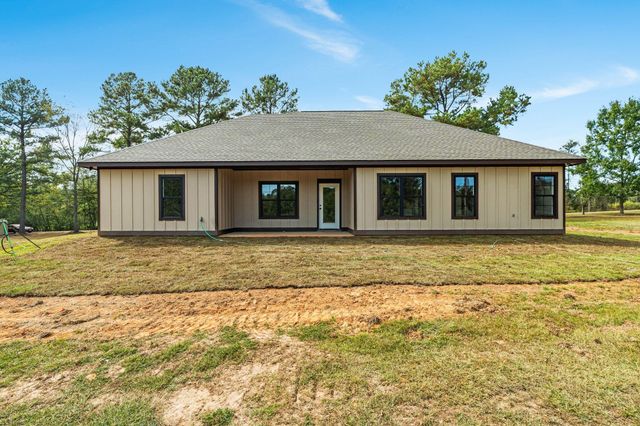 12 Millie Lott Rd., Sumrall, MS 39482