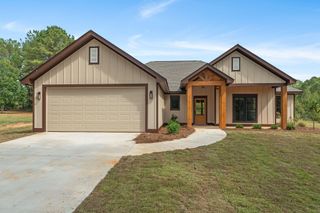 12 Millie Lott Rd., Sumrall, MS 39482
