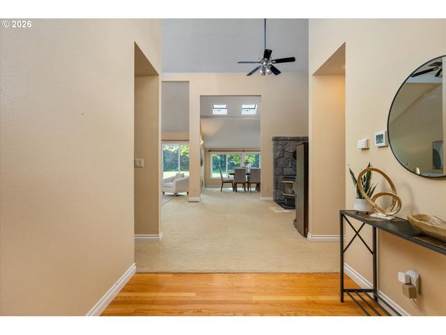 31200 Sw PEACH COVE Rd, West Linn, OR 97068