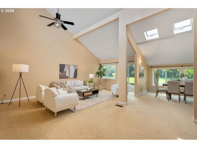 31200 Sw PEACH COVE Rd, West Linn, OR 97068