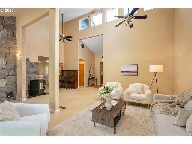 31200 Sw PEACH COVE Rd, West Linn, OR 97068