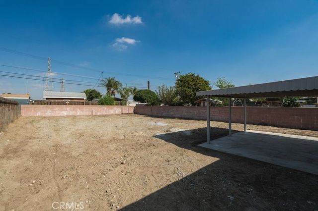 18222 10th, Bloomington, CA 92316