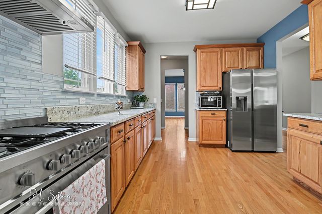 1410 Grand Pointe Boulevard, West Dundee, IL 60118