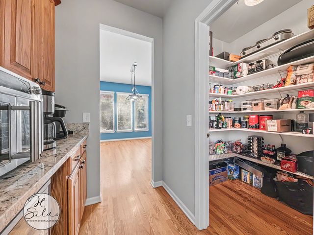 1410 Grand Pointe Boulevard, West Dundee, IL 60118