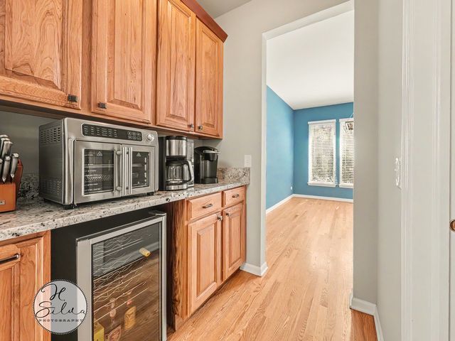 1410 Grand Pointe Boulevard, West Dundee, IL 60118