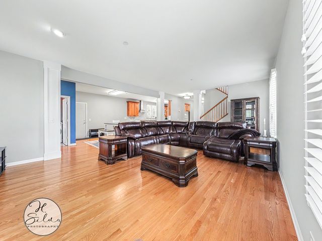 1410 Grand Pointe Boulevard, West Dundee, IL 60118