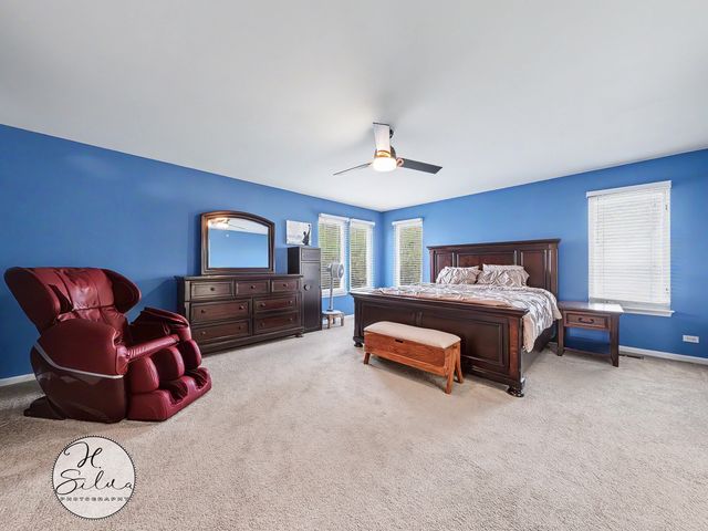 1410 Grand Pointe Boulevard, West Dundee, IL 60118