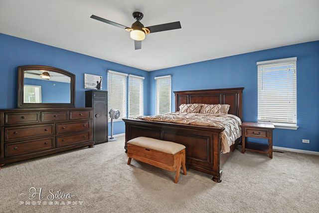 1410 Grand Pointe Boulevard, West Dundee, IL 60118