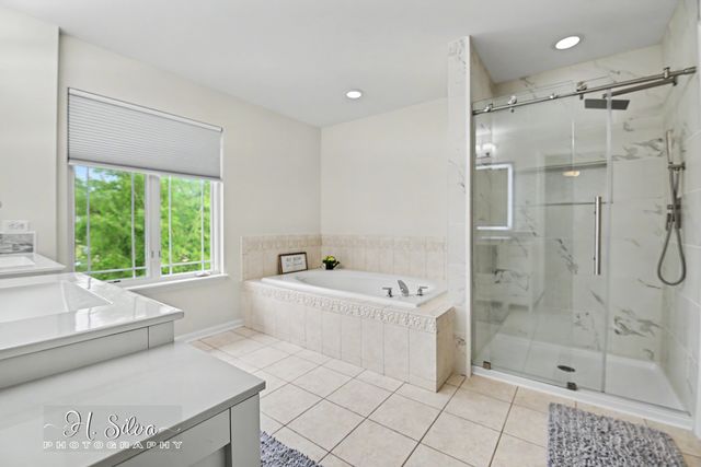1410 Grand Pointe Boulevard, West Dundee, IL 60118