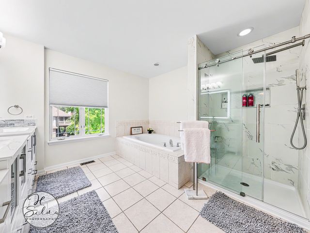 1410 Grand Pointe Boulevard, West Dundee, IL 60118