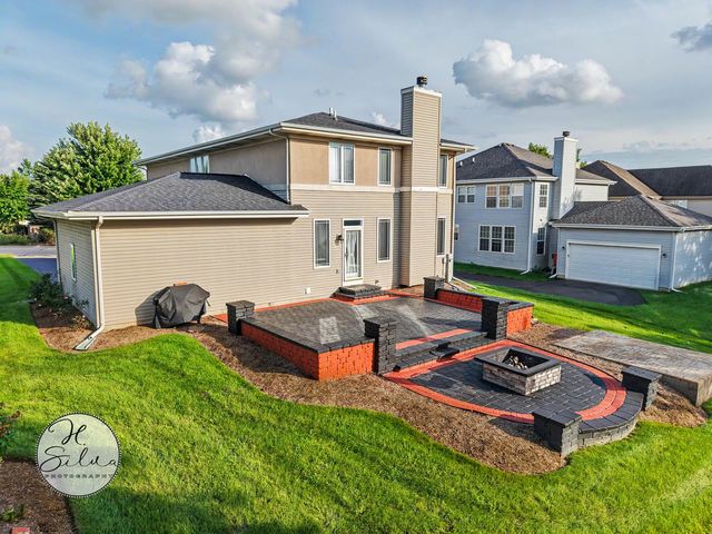1410 Grand Pointe Boulevard, West Dundee, IL 60118