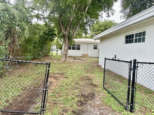 3801 Ponce De Leon Boulevard 3801, Coral Gables, FL 33134