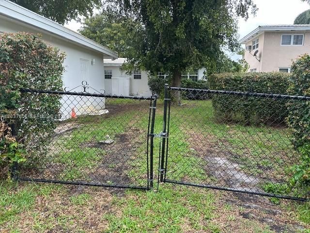 3801 Ponce De Leon Boulevard 3801, Coral Gables, FL 33134