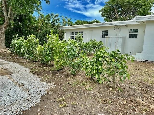 3801 Ponce De Leon Boulevard 3801, Coral Gables, FL 33134