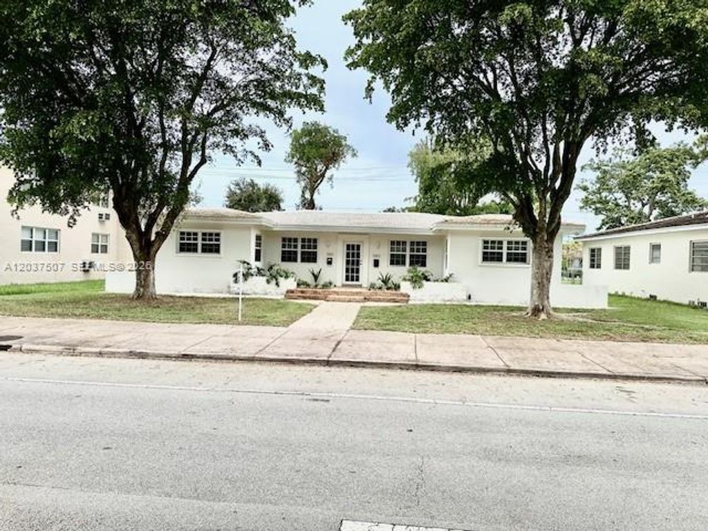 3801 Ponce De Leon Boulevard 3801, Coral Gables, FL 33134