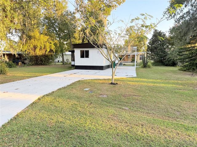 82 N BOBWHITE ROAD, Wildwood, FL 34785