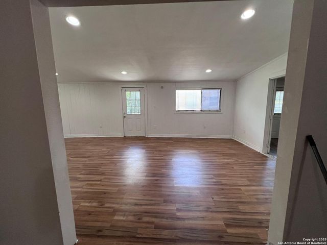 3650 Versailles, San Antonio, TX 78219