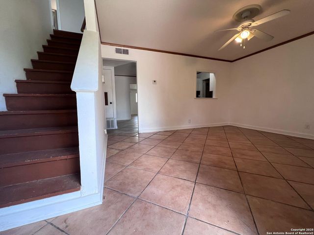 3650 Versailles, San Antonio, TX 78219