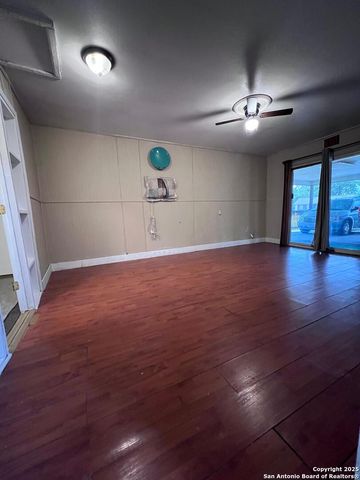 3650 Versailles, San Antonio, TX 78219