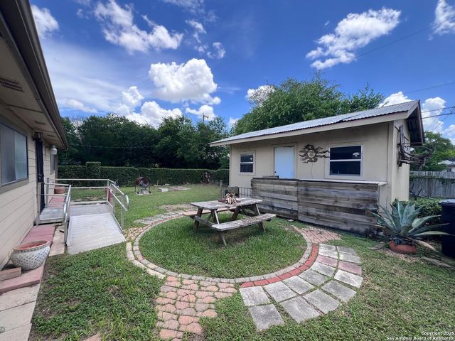 3650 Versailles, San Antonio, TX 78219
