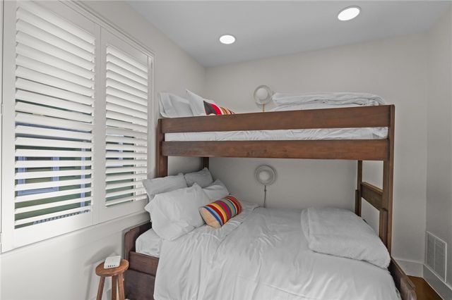 8 Cross Street 1, Newport, RI 02840