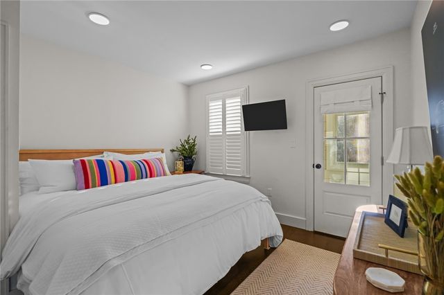 8 Cross Street 1, Newport, RI 02840