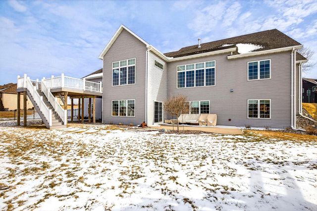 5667 N SUMMERLAND STREET, Appleton, WI 54913