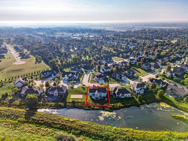 5667 N SUMMERLAND STREET, Appleton, WI 54913