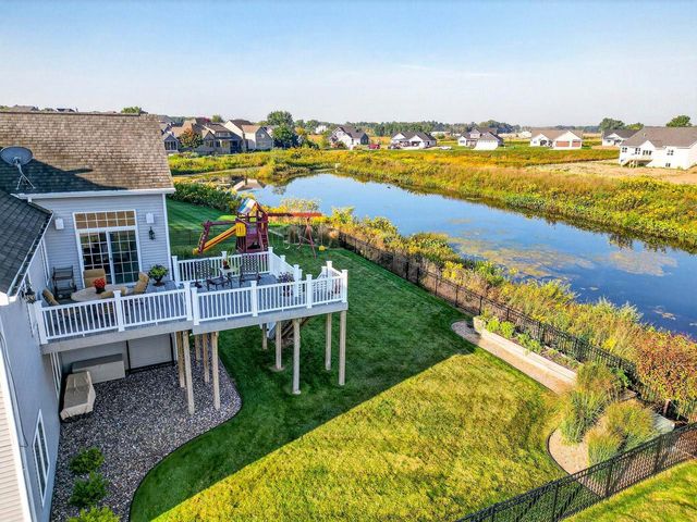 5667 N SUMMERLAND STREET, Appleton, WI 54913