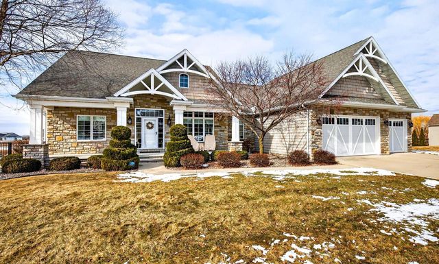 5667 N SUMMERLAND STREET, Appleton, WI 54913