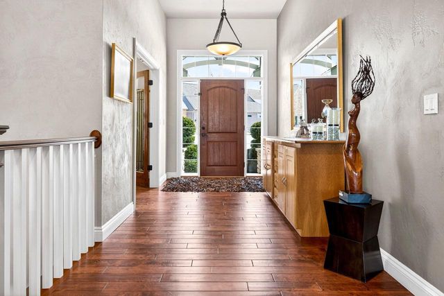 5667 N SUMMERLAND STREET, Appleton, WI 54913