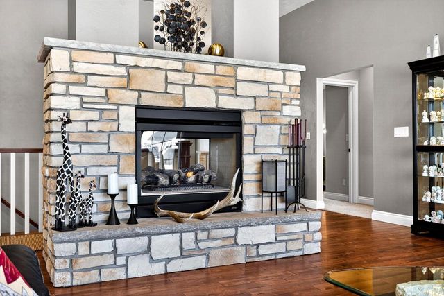 5667 N SUMMERLAND STREET, Appleton, WI 54913