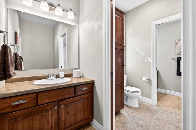 5667 N SUMMERLAND STREET, Appleton, WI 54913