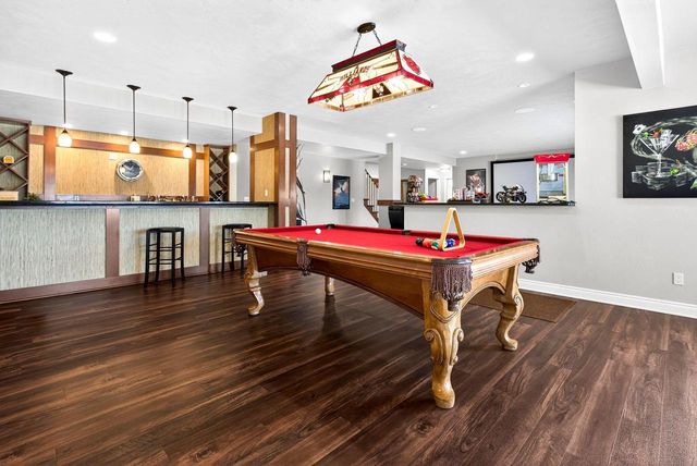 5667 N SUMMERLAND STREET, Appleton, WI 54913