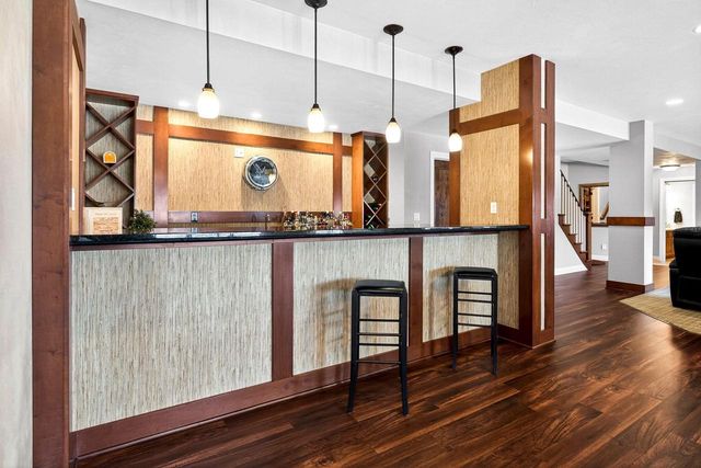 5667 N SUMMERLAND STREET, Appleton, WI 54913