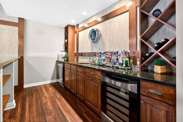 5667 N SUMMERLAND STREET, Appleton, WI 54913