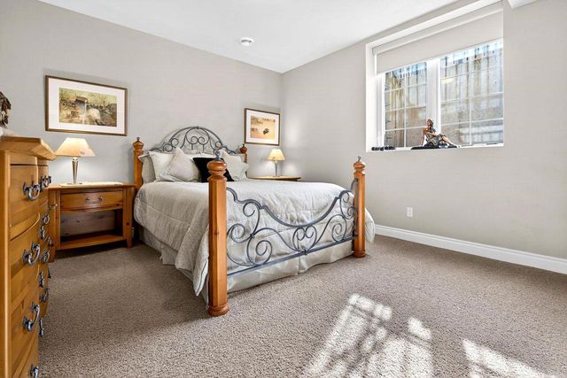 5667 N SUMMERLAND STREET, Appleton, WI 54913