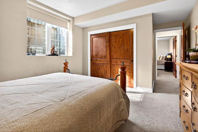 5667 N SUMMERLAND STREET, Appleton, WI 54913