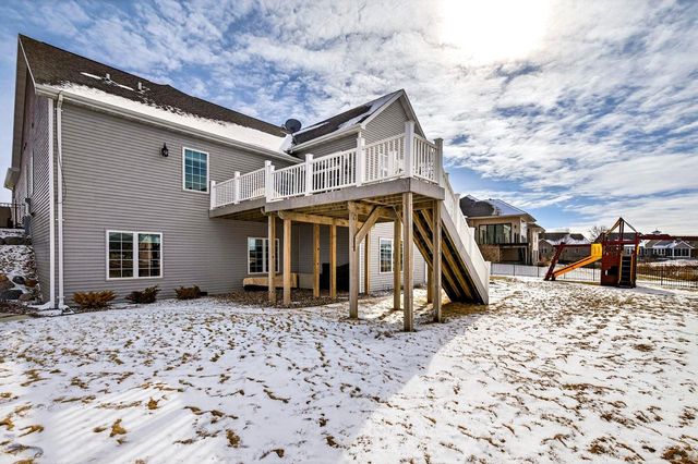 5667 N SUMMERLAND STREET, Appleton, WI 54913