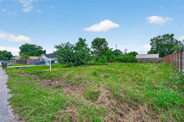 10034 Chickasaw Lane, Houston, TX 77041