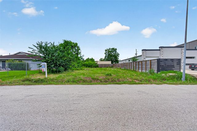10034 Chickasaw Lane, Houston, TX 77041