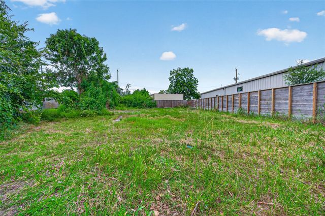 10034 Chickasaw Lane, Houston, TX 77041