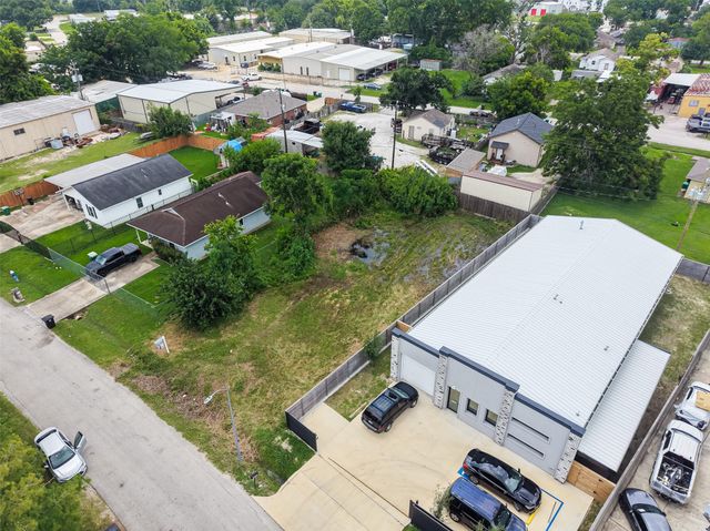 10034 Chickasaw Lane, Houston, TX 77041
