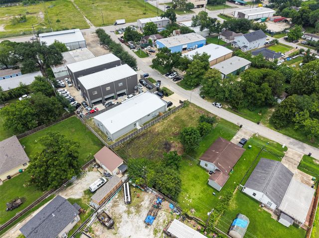 10034 Chickasaw Lane, Houston, TX 77041